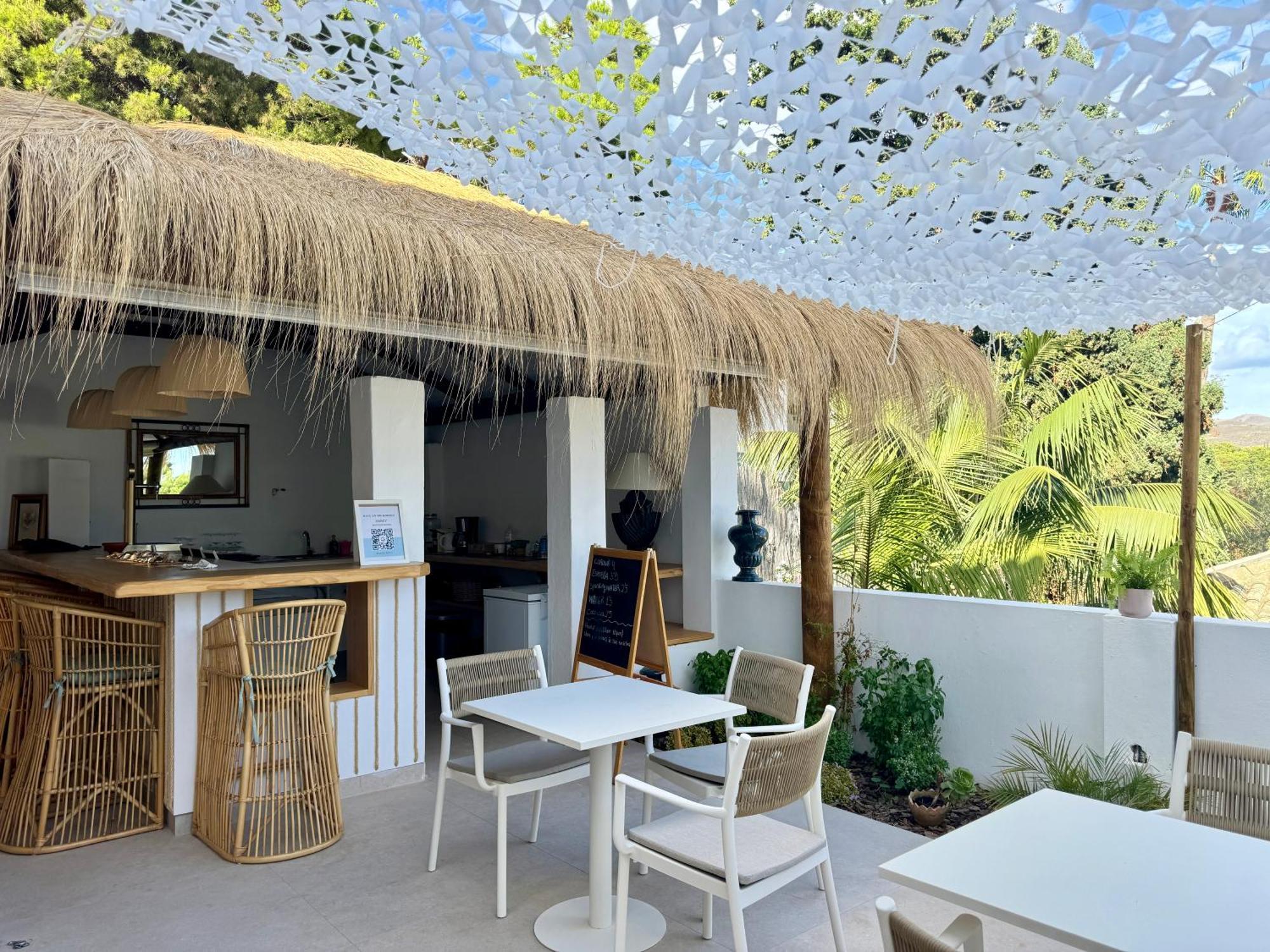 Aurora Boutique House - Only Adults Couette-café