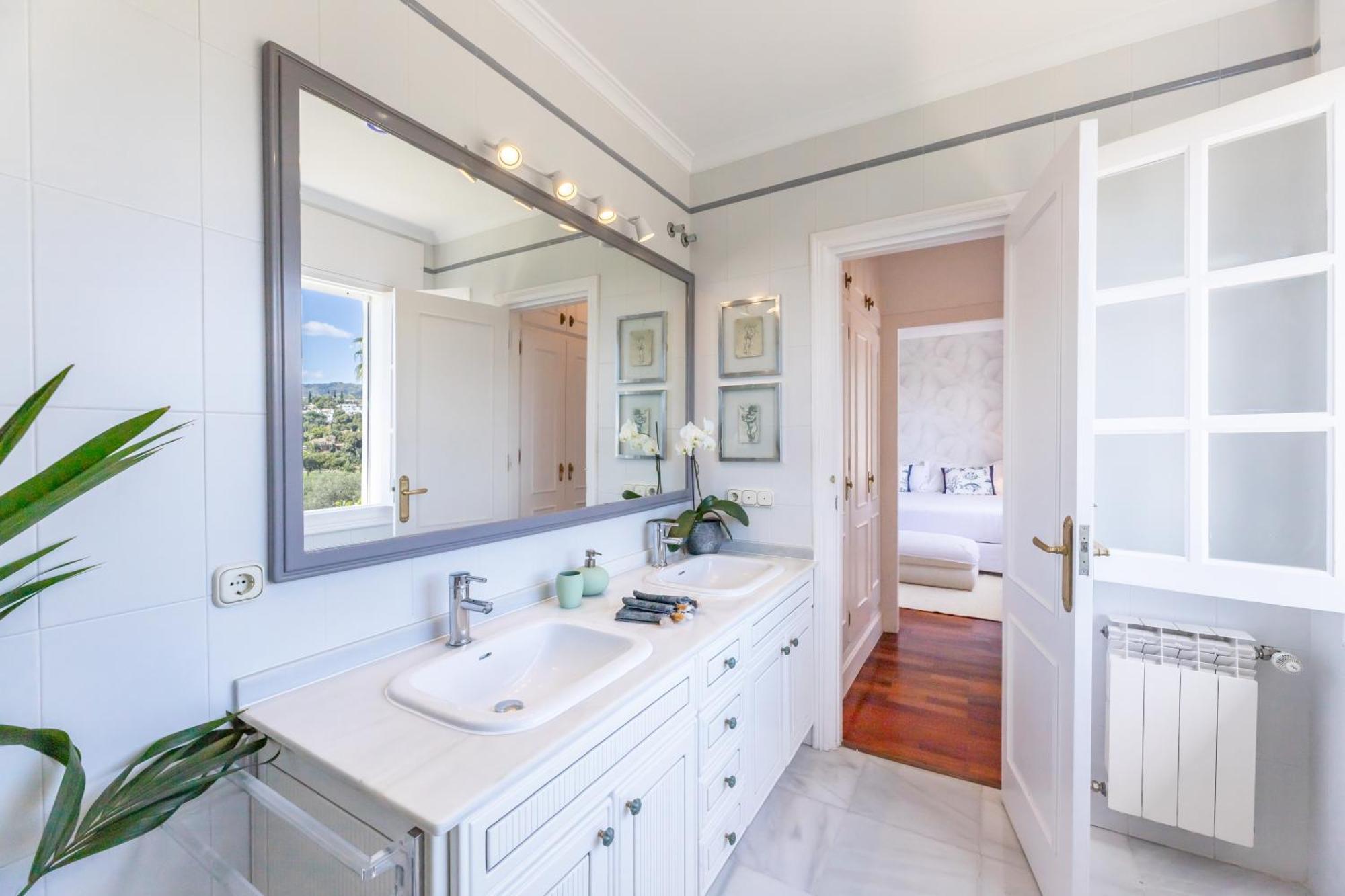 Couette-café Aurora Boutique House - Only Adults *